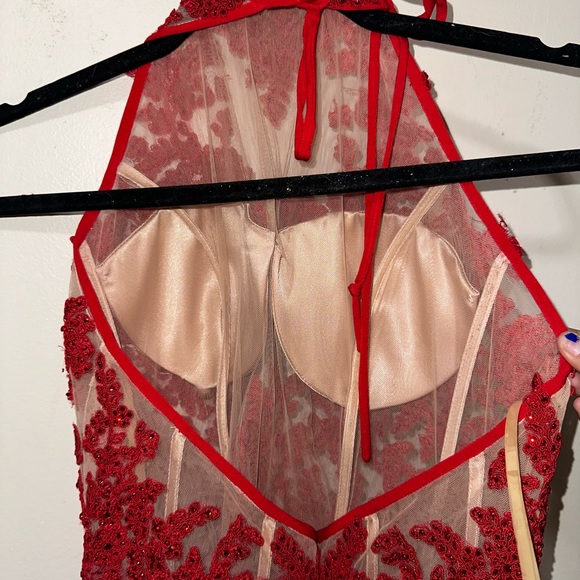 RED PROM DRESS - Picture 3 of 7